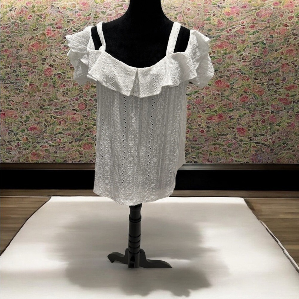 Cable & Gauge White Lace Ruffle Blouse